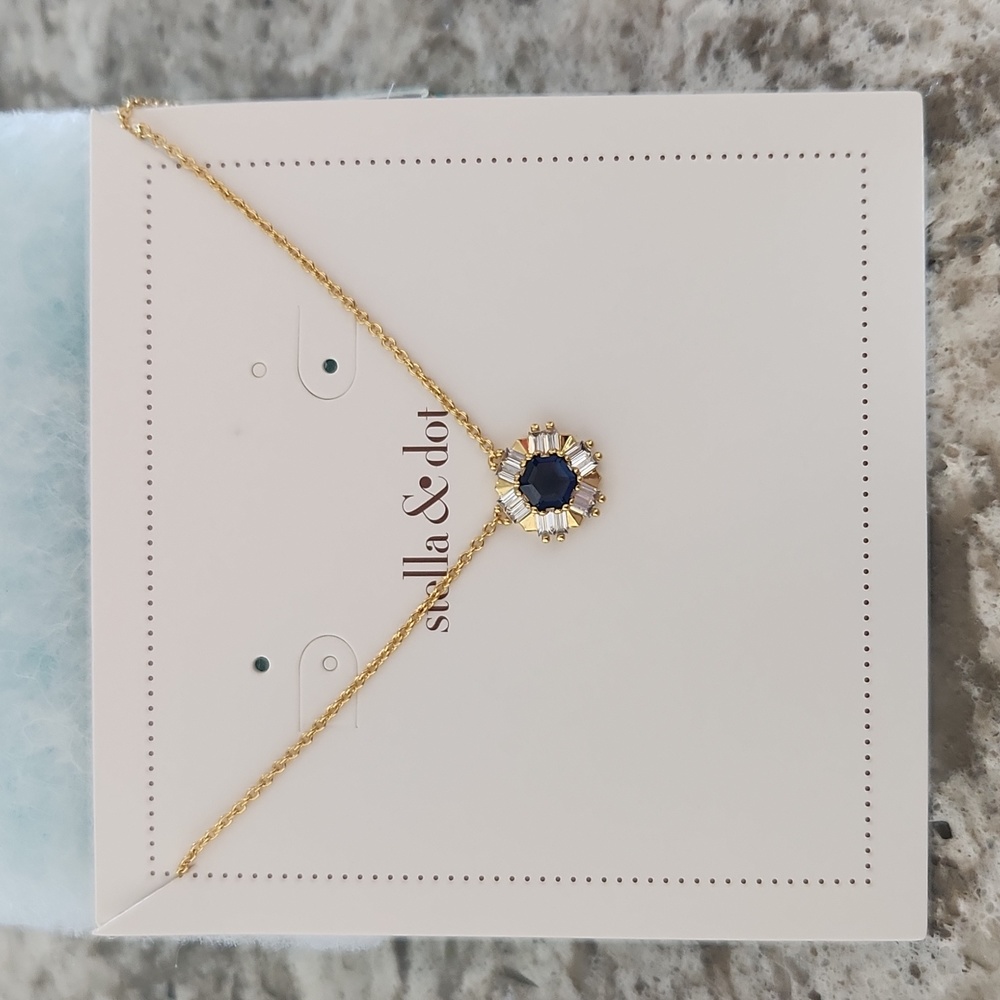 Stella and Dot Heirloom Necklace Yellow Gold